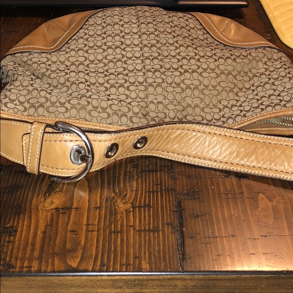 Coach hobo bag with matching coin purse - Picture 4 of 6